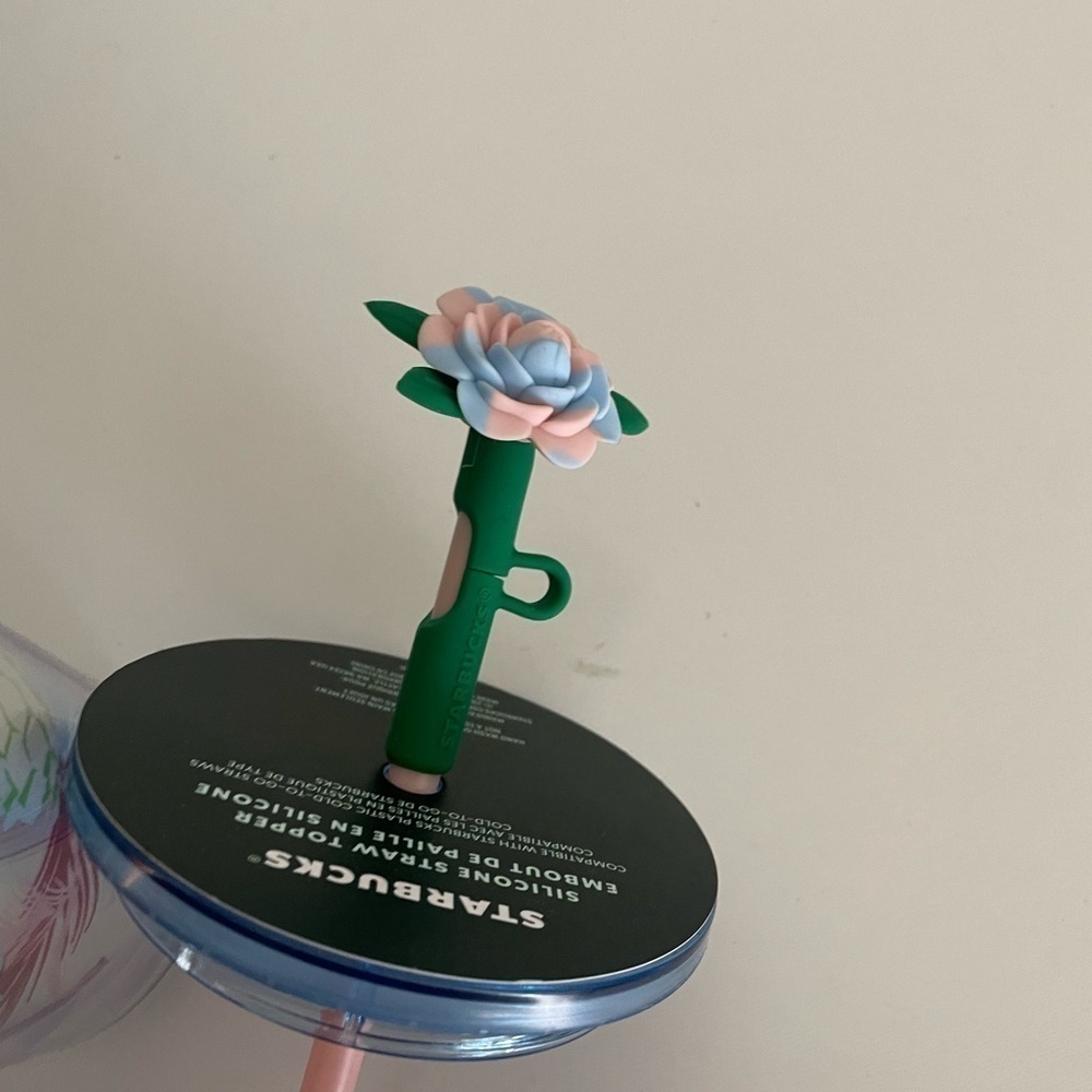 STARBUCKS Rose Straw Topper Christmas holiday 2023 cold cup tumbler 24 oz - Picture 3 of 8